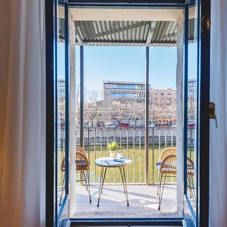 Bravissimo Calderers El Llop, With River Views Appartement Gérone